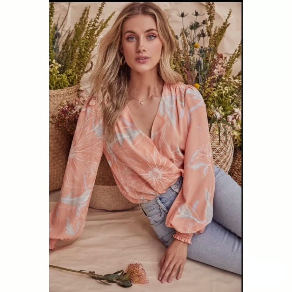 NWT ASTR The Label Dixie Floral Sketch Bodysuit Size S Peach